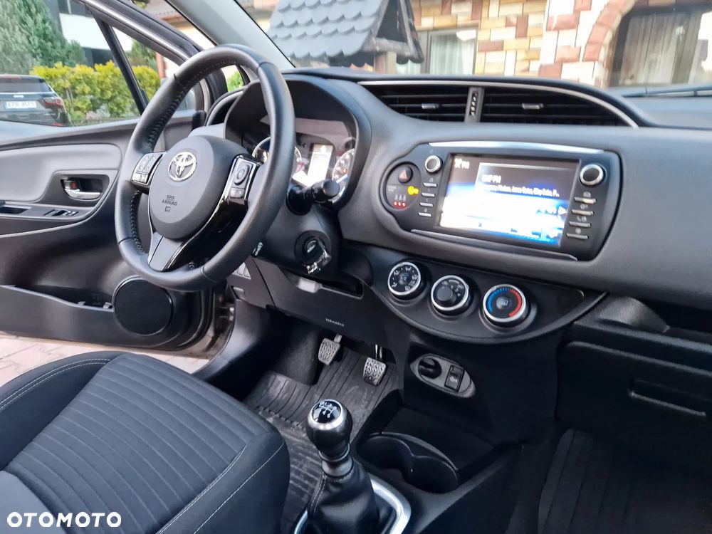 Toyota Yaris 1.5 Premium - 22