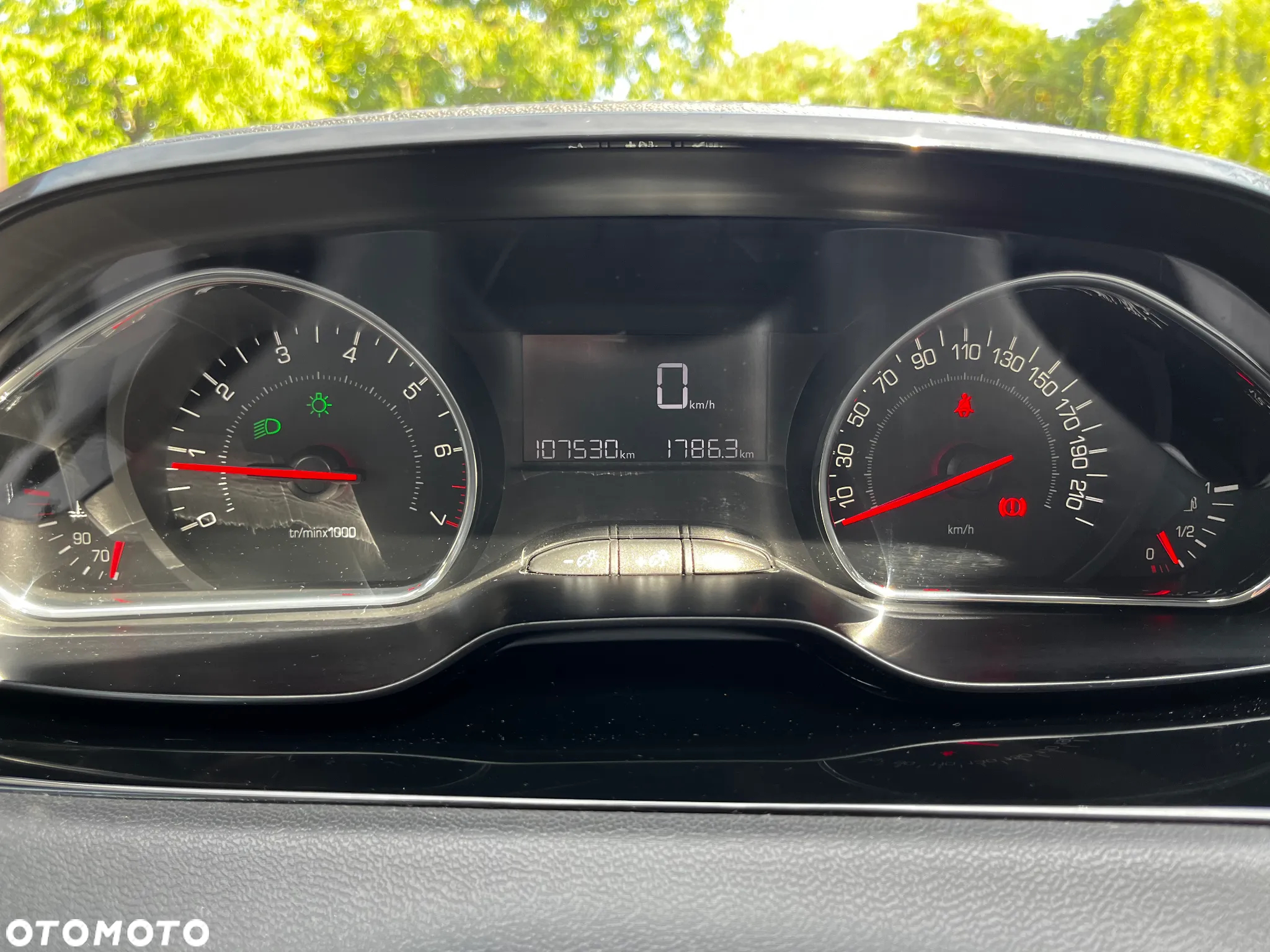 Peugeot 208 1.2 PureTech Allure - 19