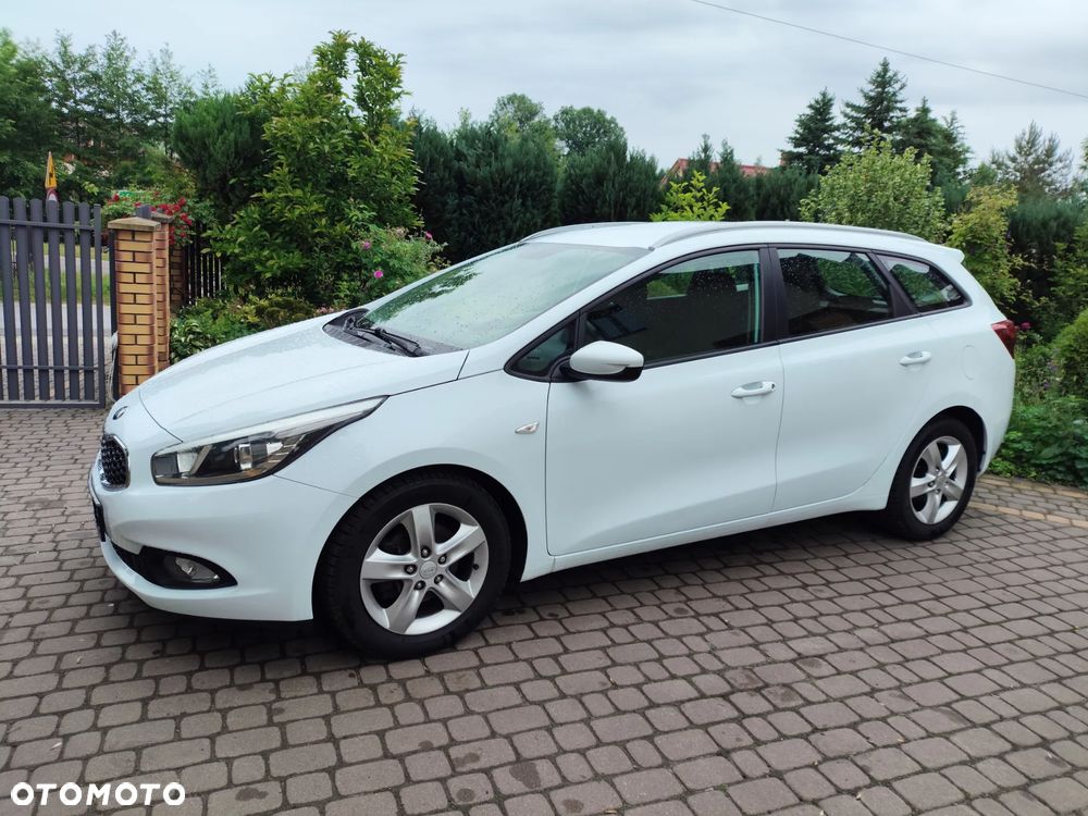 Kia Ceed - 13