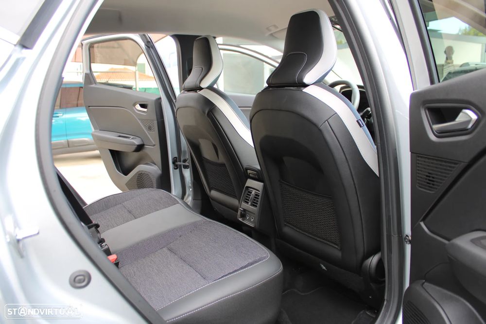 Renault Captur TCe Mild Hybrid 140 EDC GPF EVOLUTION - 41