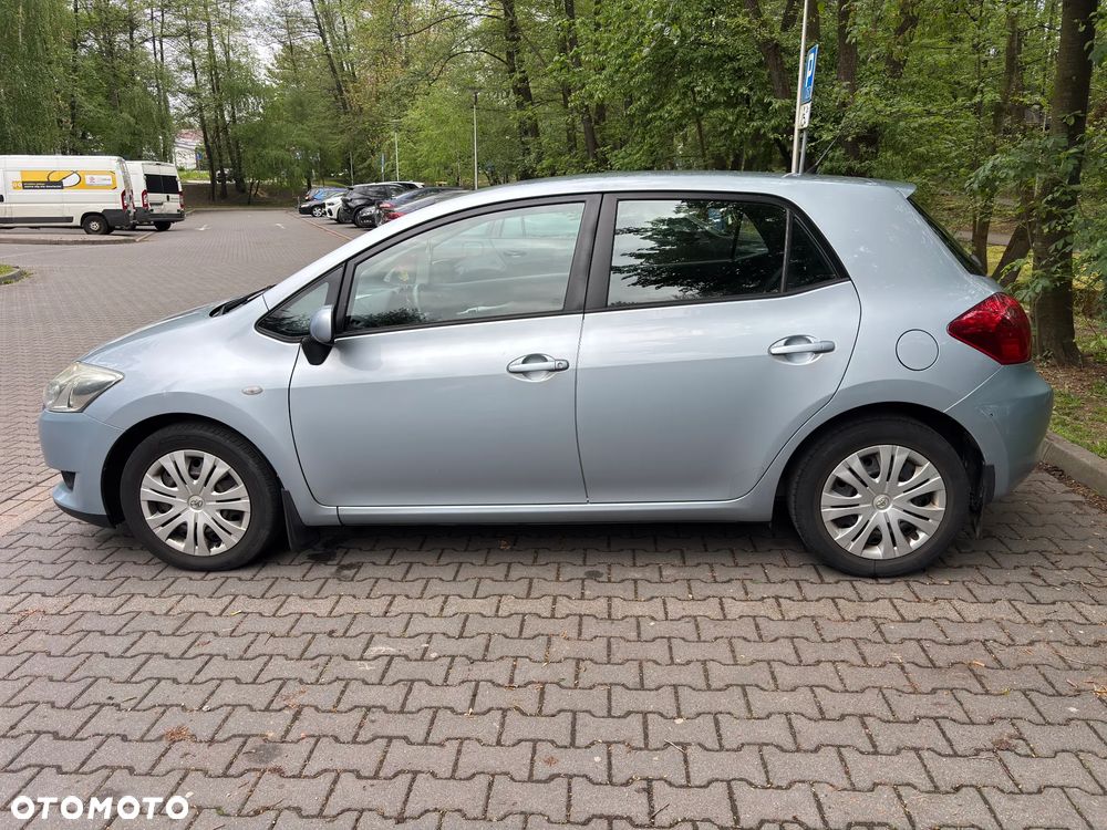 Toyota Auris 1.6 VVT-i Sol - 2