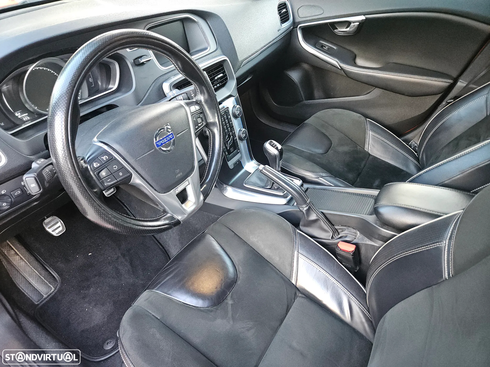 Volvo V40 2.0 D4 R-Design - 8