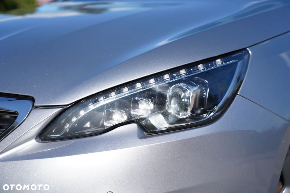 Peugeot 308 SW BlueHDi 150 EAT6 Stop & Start Allure - 17