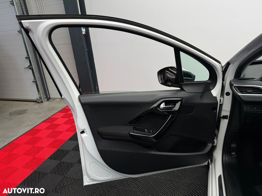 Peugeot 208 PureTech 82 Style - 20