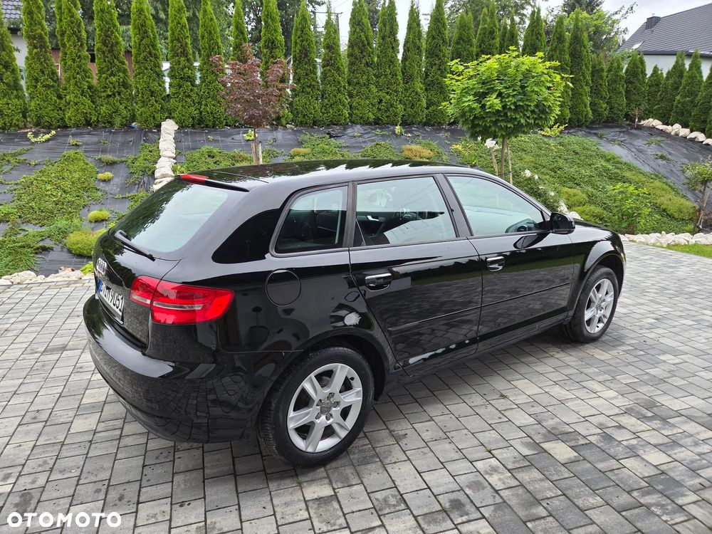 Audi A3 Sportback 1.6 Ambition - 4