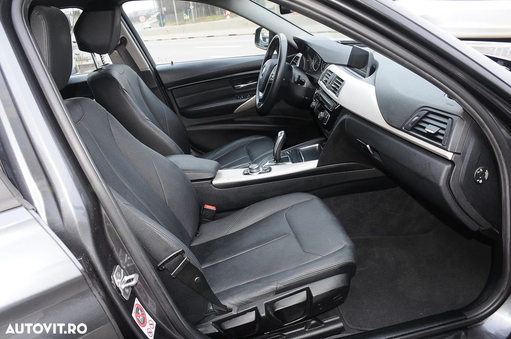 BMW Seria 3 320d Aut. Luxury Line - 26