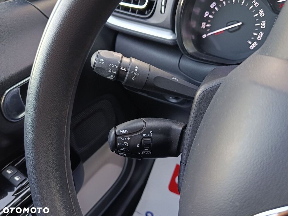 Citroën C3 1.2 PureTech Shine - 28
