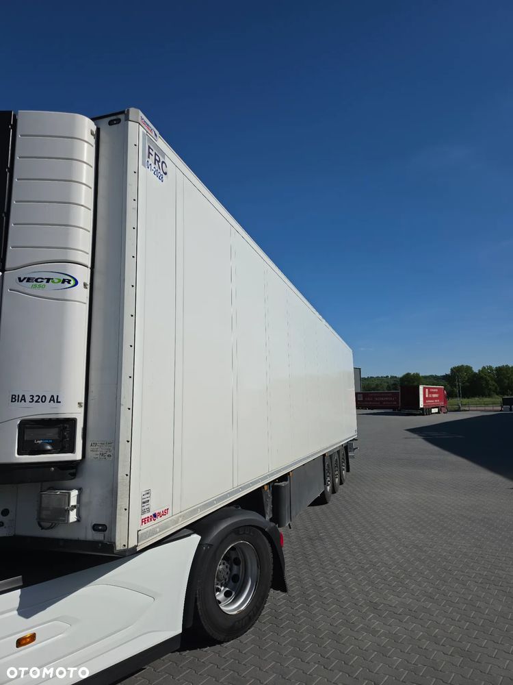 Schmitz Cargobull SKO 24/L - 10