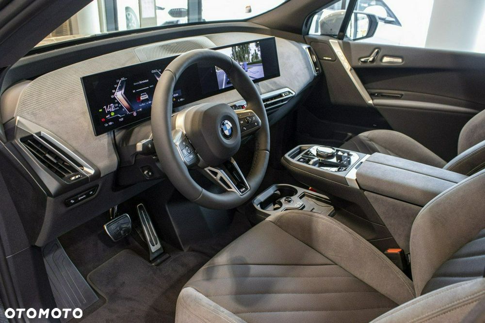 BMW iX - 10