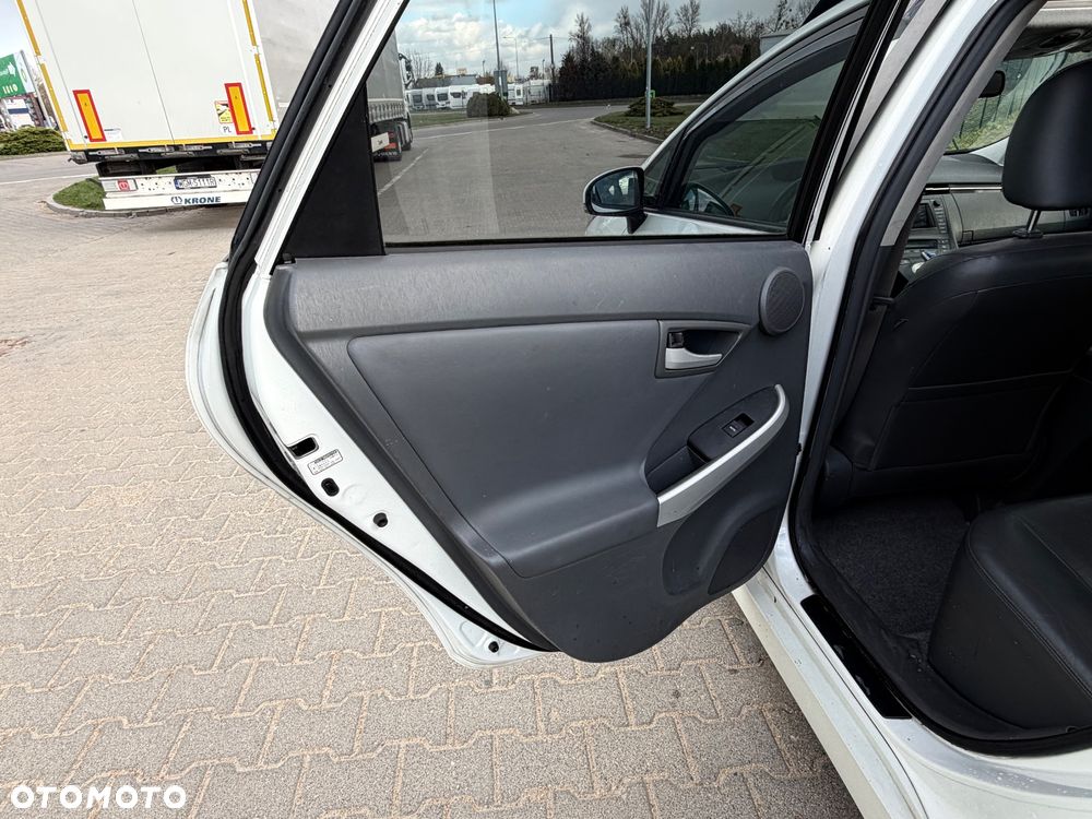 Toyota Prius 1.8 HSD Prestige - 20