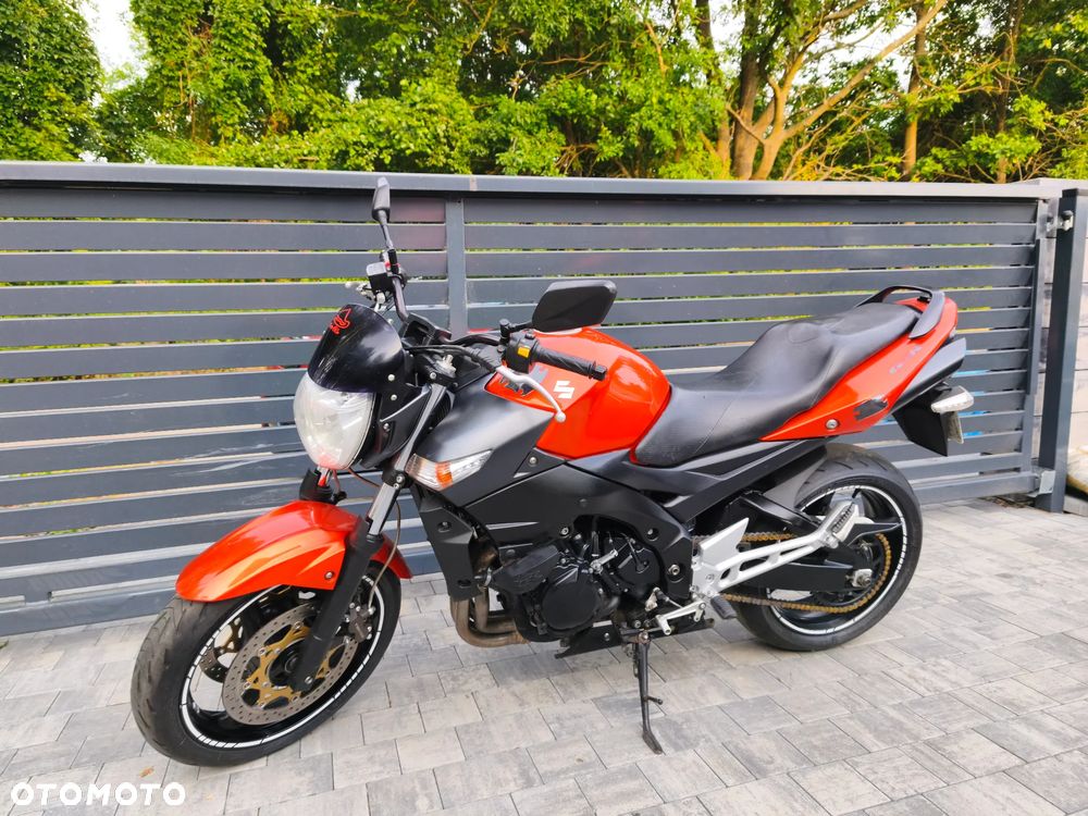 Suzuki GSR - 30