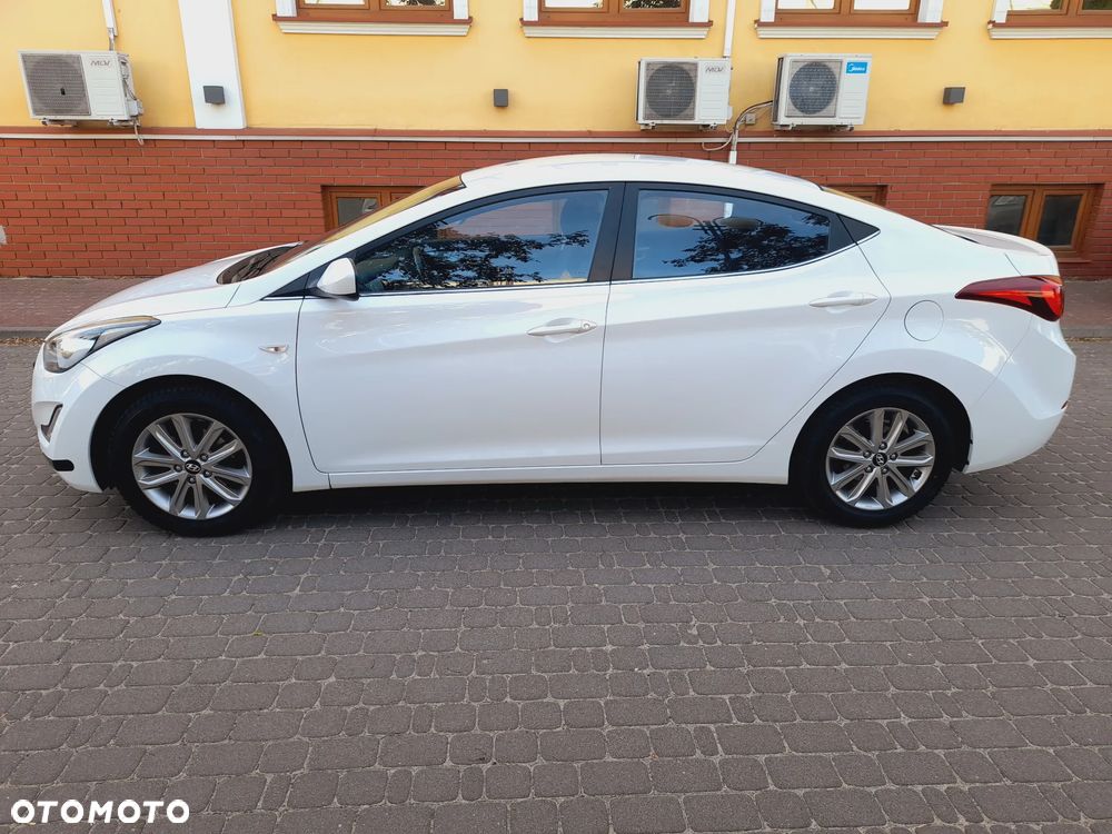 Hyundai Elantra 1.6 Comfort - 3