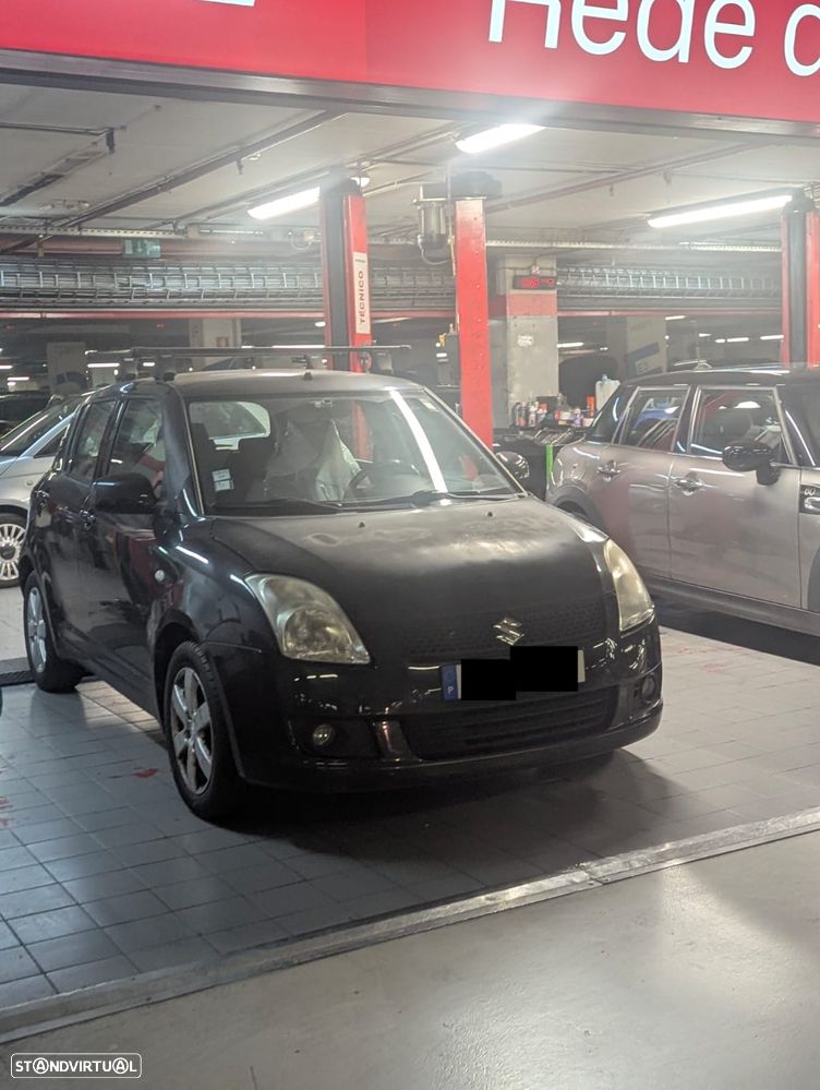 Suzuki Swift 1.3 16V GL - 3