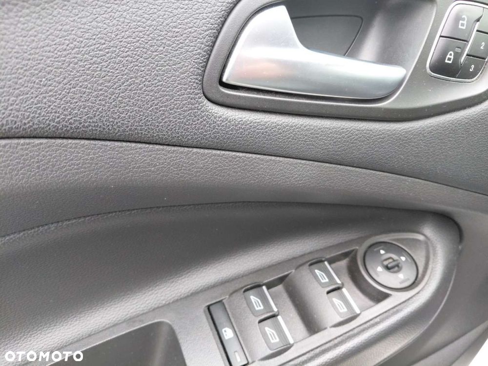 Ford Kuga - 11