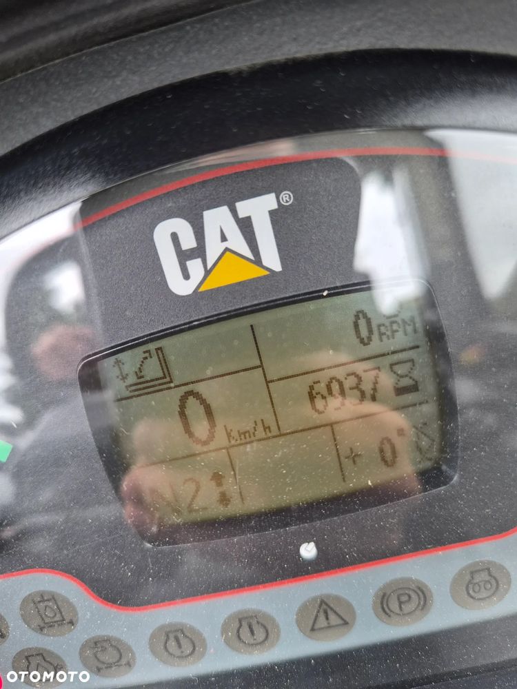 Caterpillar TH407C - 13