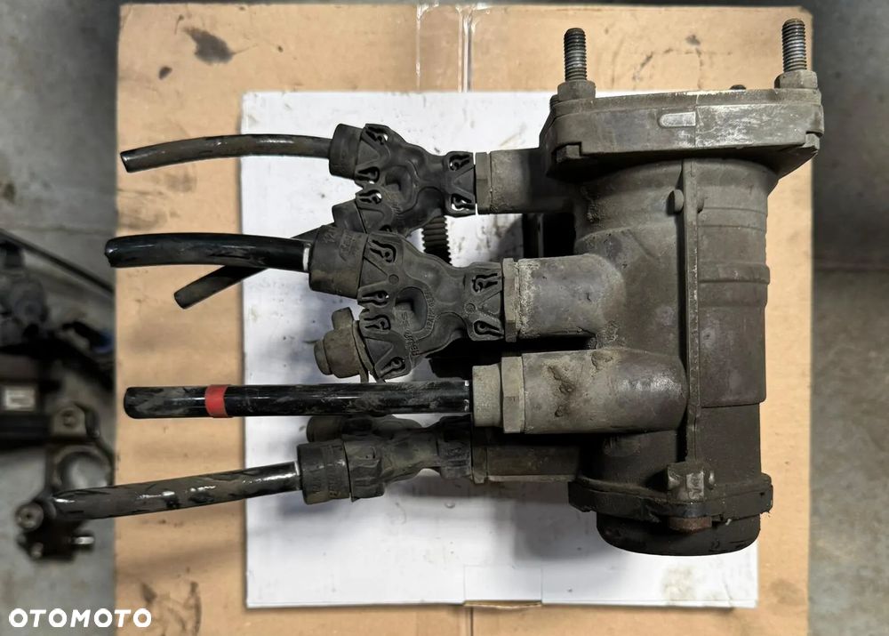 zawór hamulcowy renault gama T volvo FH 22225564, 22225566, 21122038 - 8