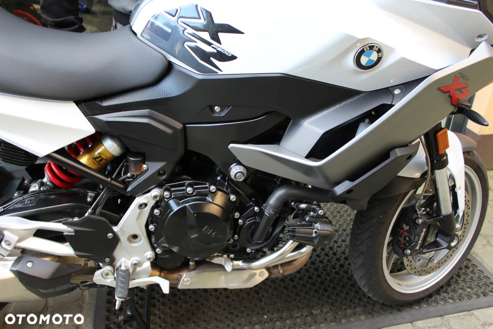 BMW XR - 18