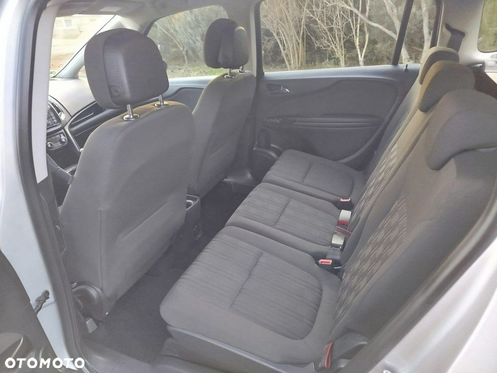 Opel Zafira - 14