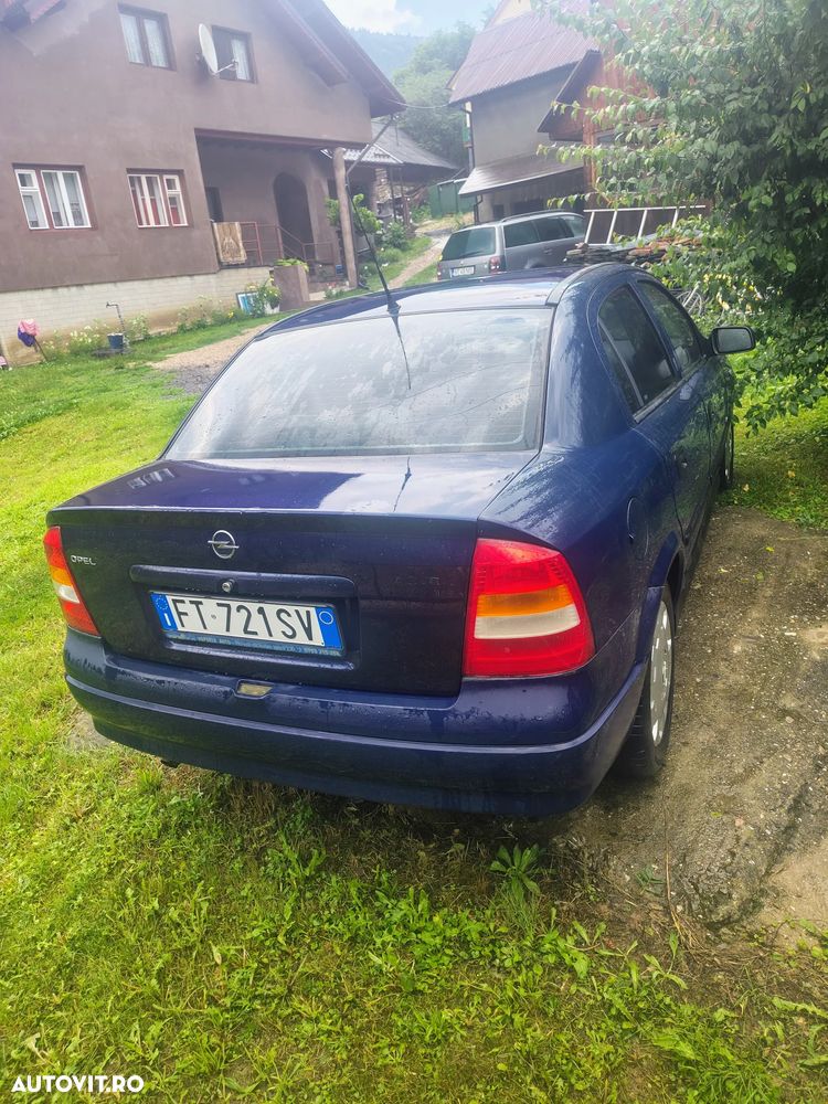 Opel Astra - 4