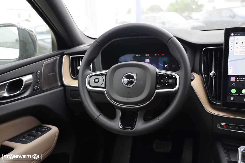 Volvo XC 60 2.0 T6 PHEV Plus Dark AWD - 18