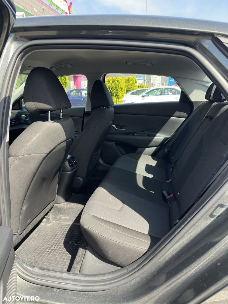 Hyundai Elantra 1.6 l 123 CP CVT Exclusive - 10