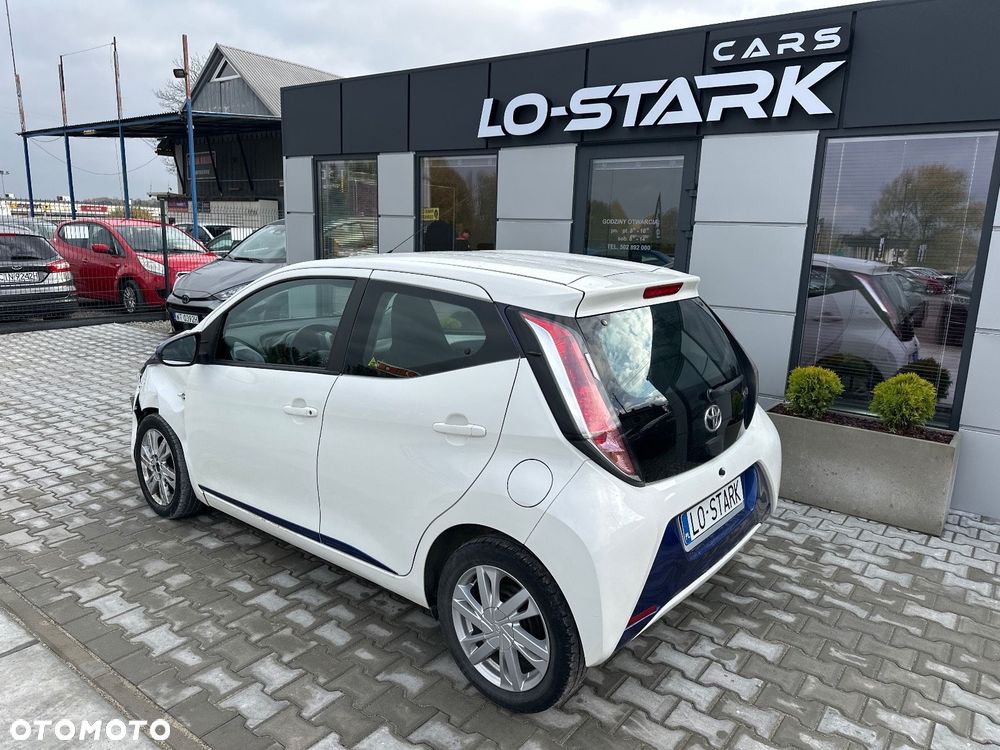 Toyota Aygo x-play - 3