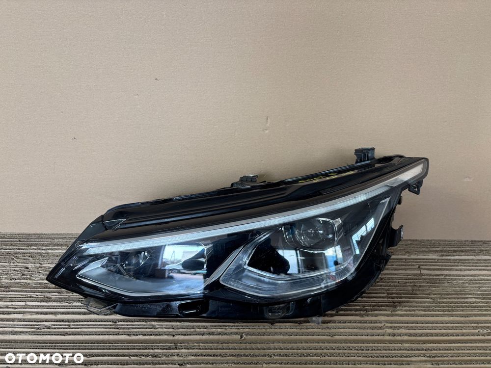 VW GOLF VIII 8  5H1941035J lampa lewa full led - 1