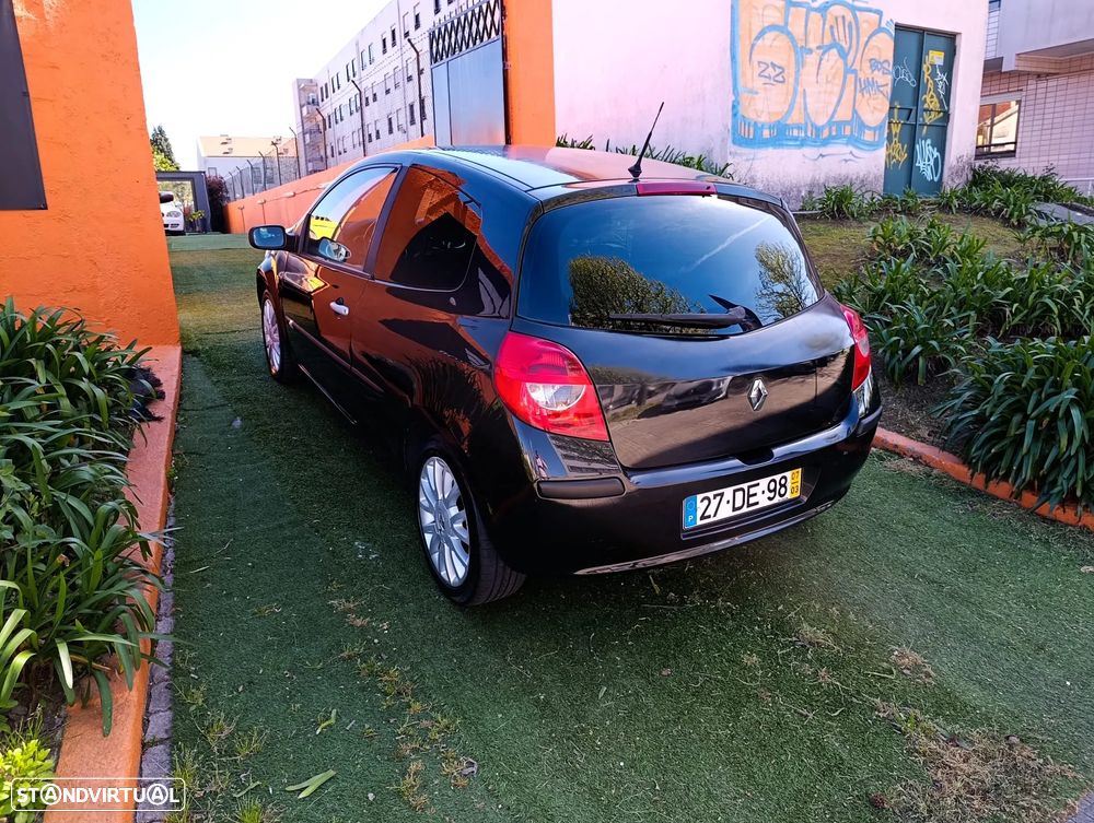 Renault Clio 1.5 DCI Dinamique - 4