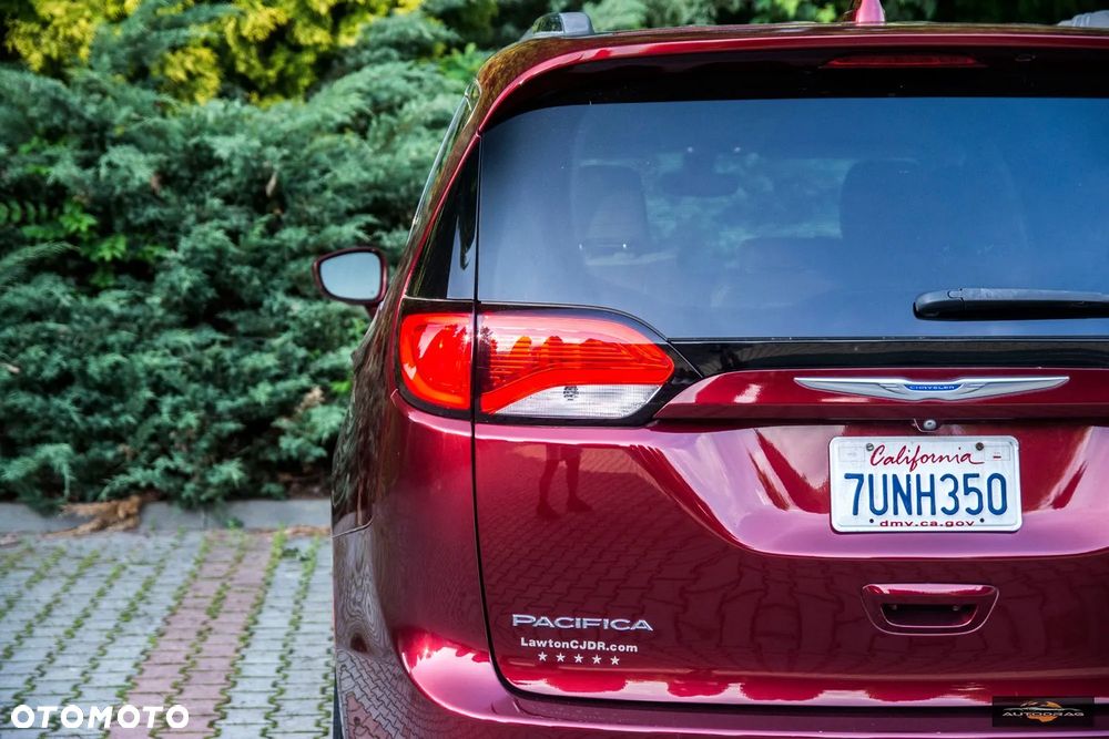 Chrysler Pacifica - 8