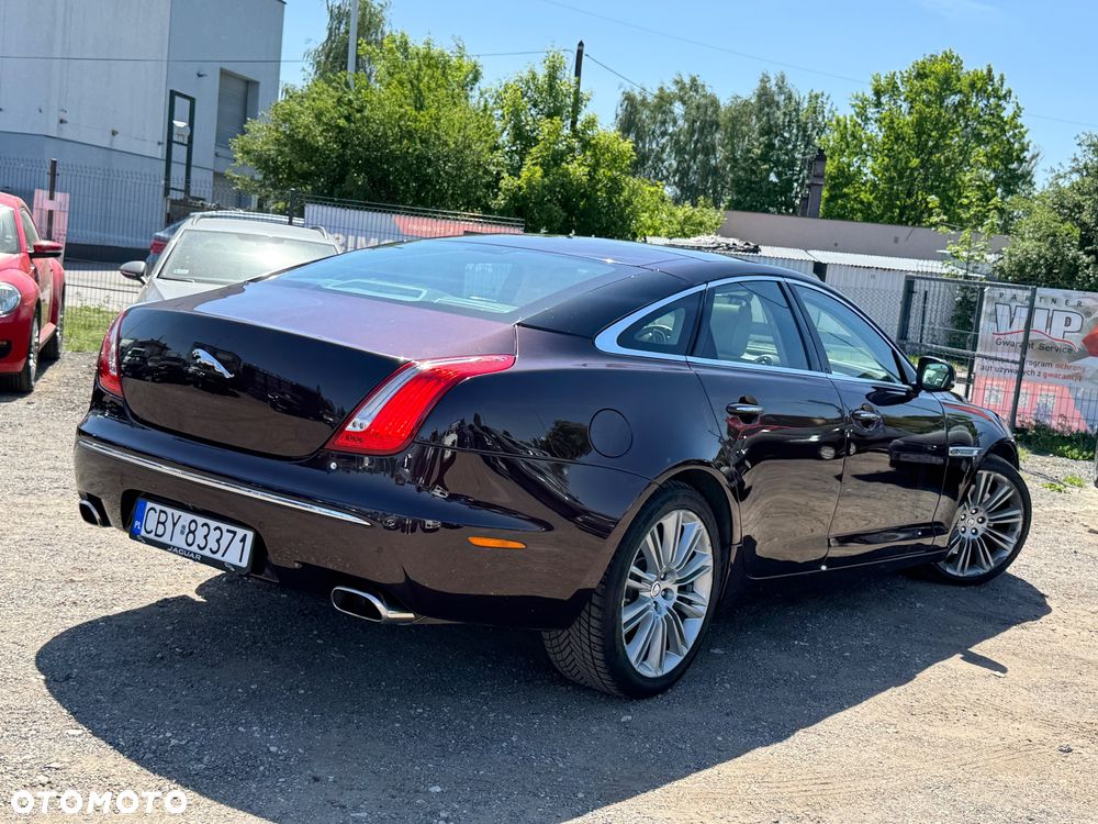 Jaguar XJ 3.0 D V6 LWB Premium Luxury - 10