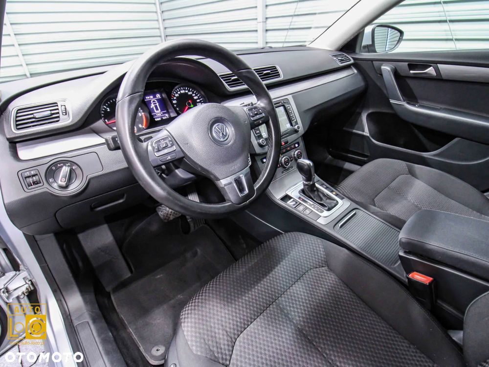 Volkswagen Passat 2.0 Blue TDI DSG SCR Comfortline - 16