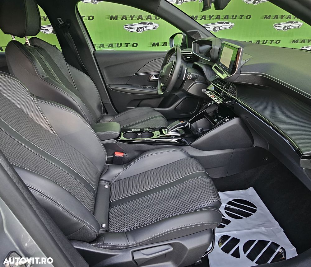 Peugeot 208 PureTech 100 EAT8 Active - 13
