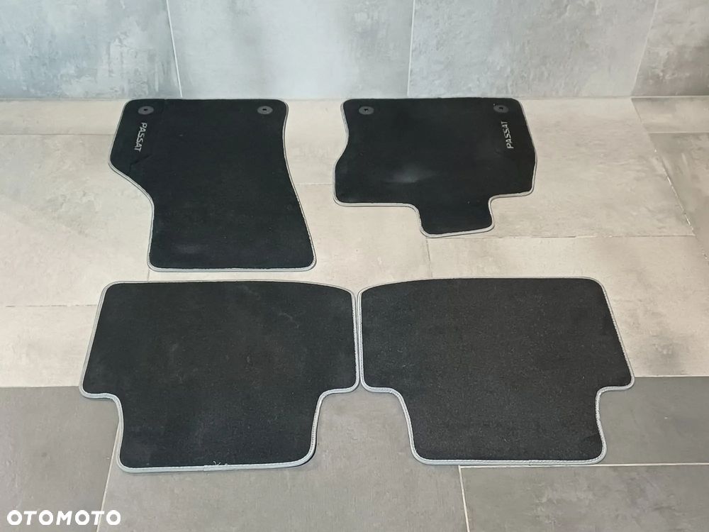 NR 574 Oryginalne dywaniki welurowe VW Passat B8 komplet - 2