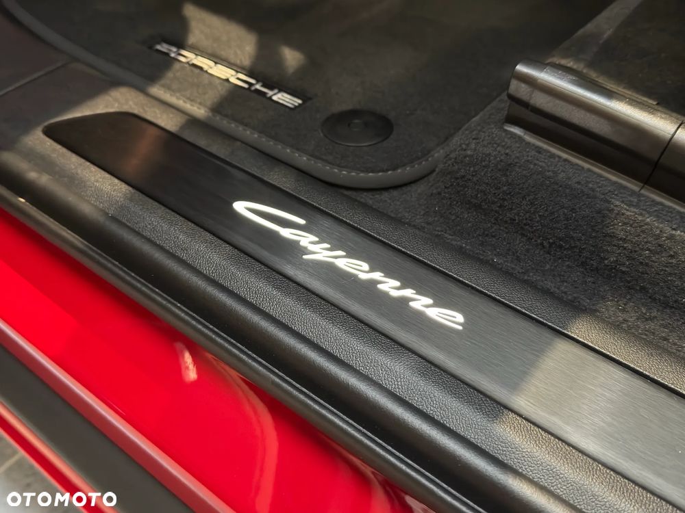 Porsche Cayenne E-Hybrid PHEV Black Edition - 16