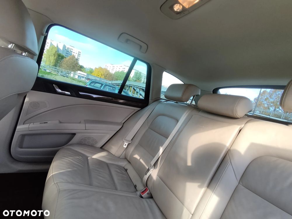 Skoda Superb 2.0 TDI 4x4 L&K DSG - 10