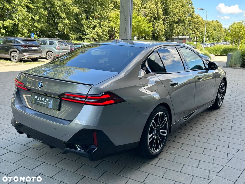 BMW Seria 5 520d xDrive mHEV M Sport - 8
