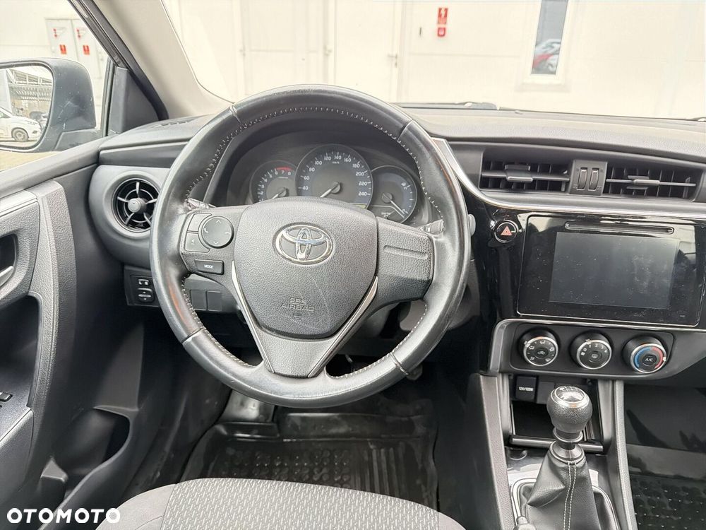 Toyota Corolla - 11