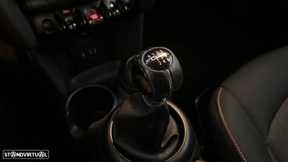 MINI 5 Portas Cooper D - 22