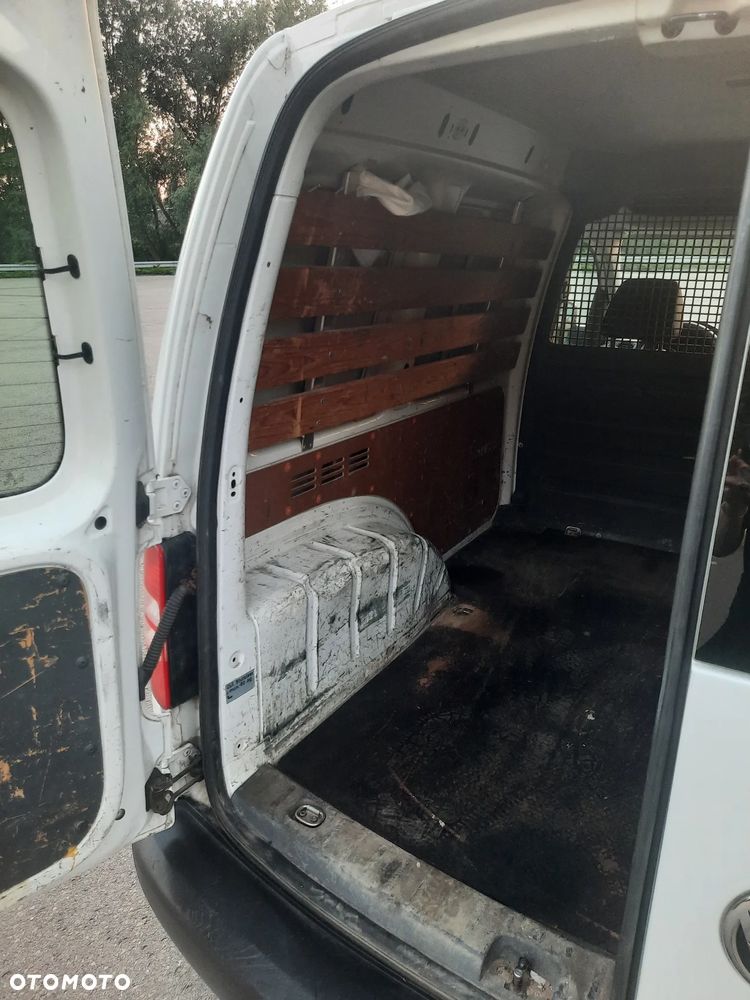 Volkswagen Caddy Cross - 8