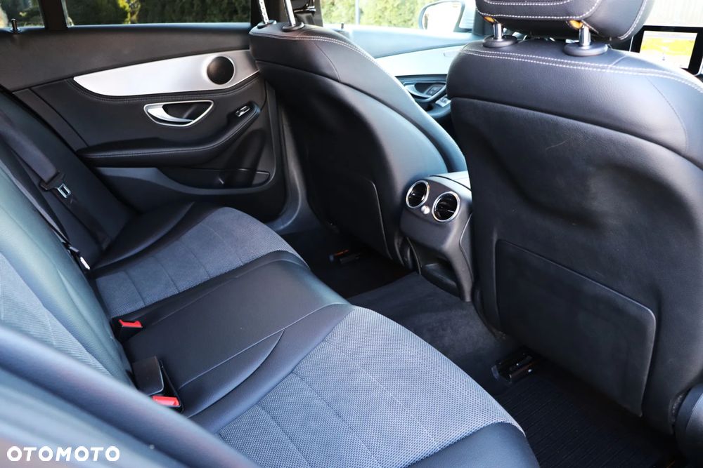 Mercedes-Benz Klasa C 180 Avantgarde - 22