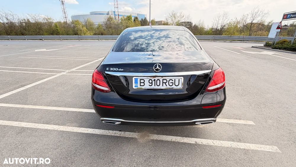 Mercedes-Benz E 300 de 9G-TRONIC - 6