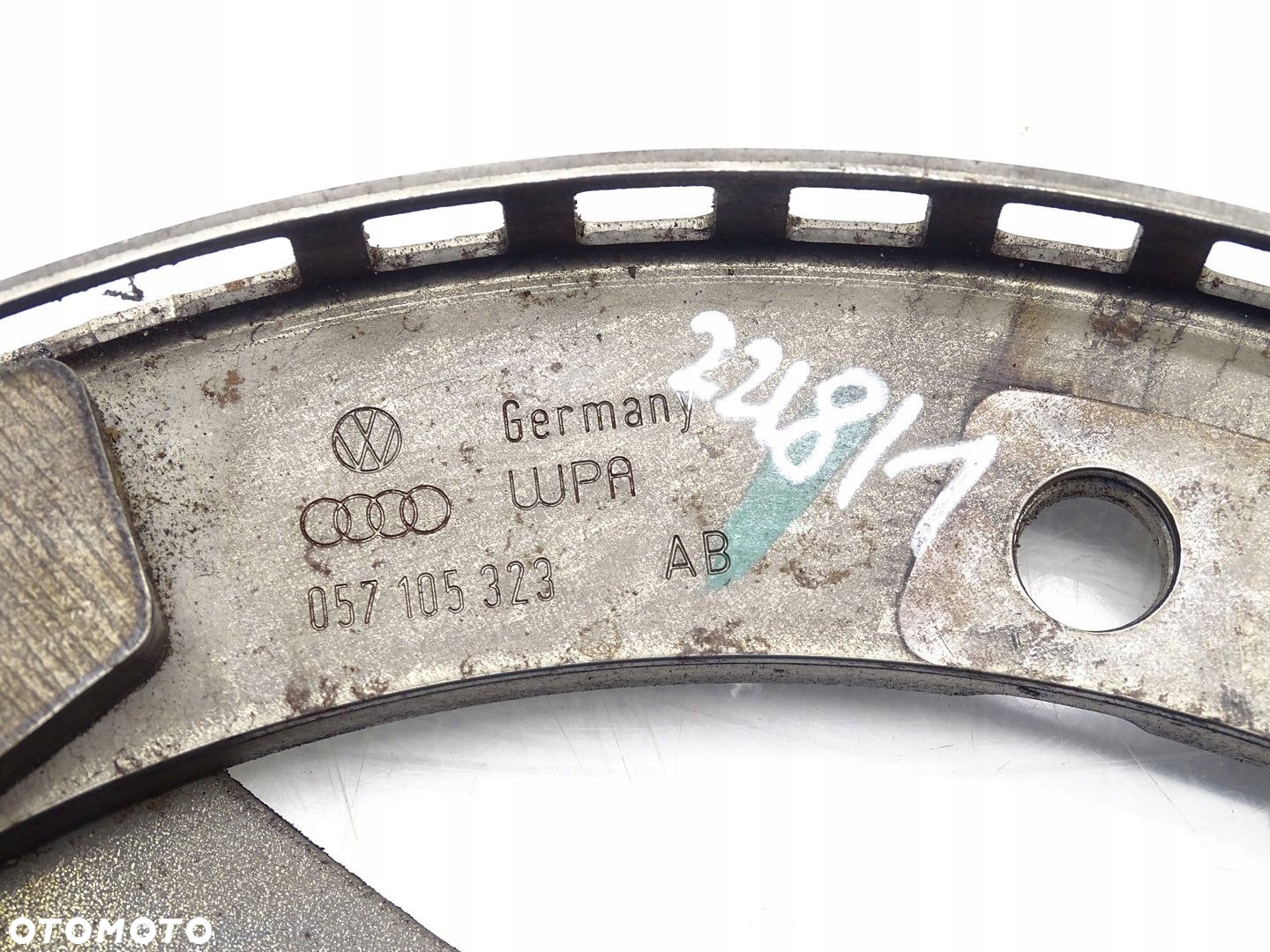 KOŁO ZAMACHOWE WIENIEC AUDI Q7 4L 4.2 TDI BTR 057105323AB - 4