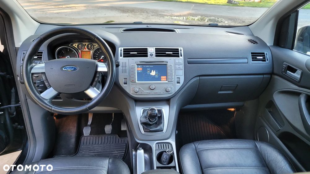 Ford Kuga - 12