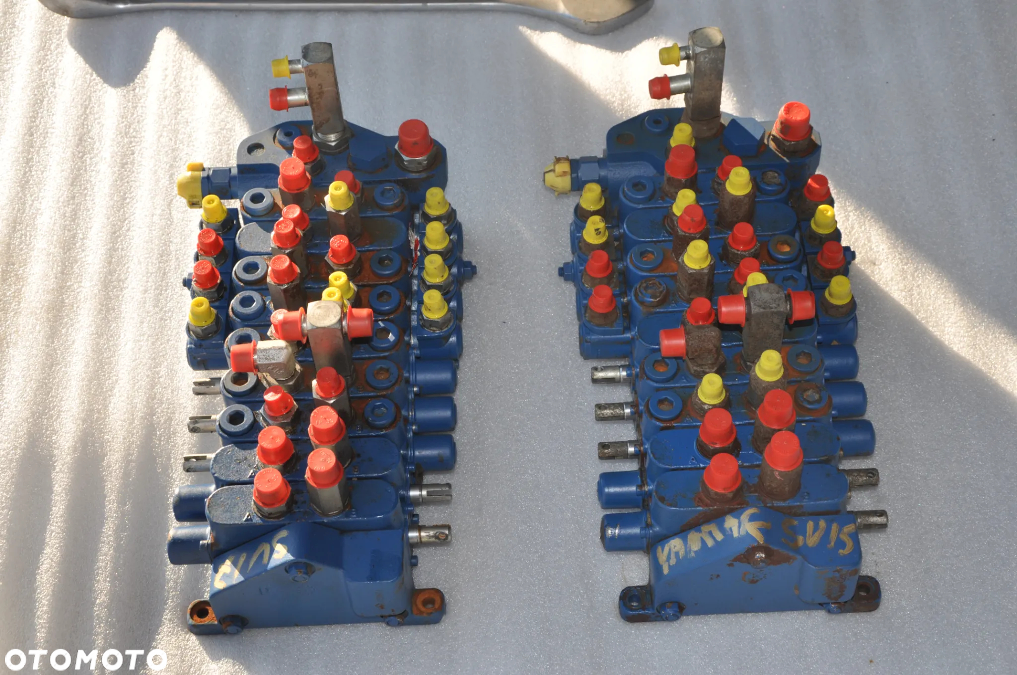 Rozdzielacz hydrauliczny Yanmar SV 15 SV 17 - 4