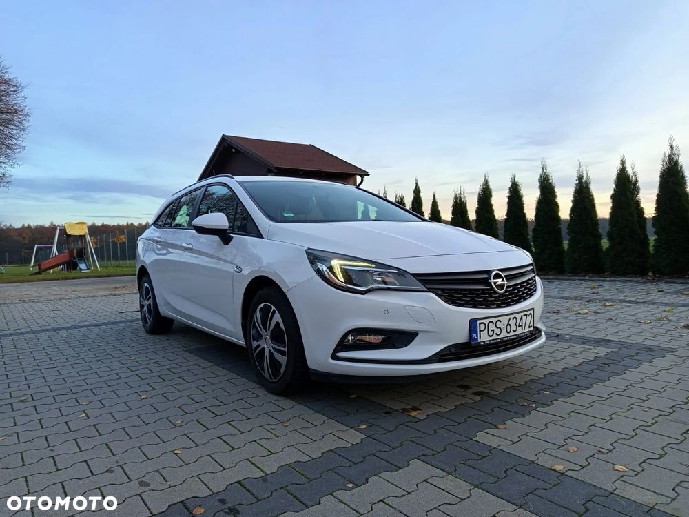 Opel Astra 1.6 CDTI Sport - 1