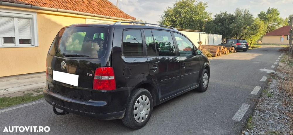 Volkswagen Touran - 3