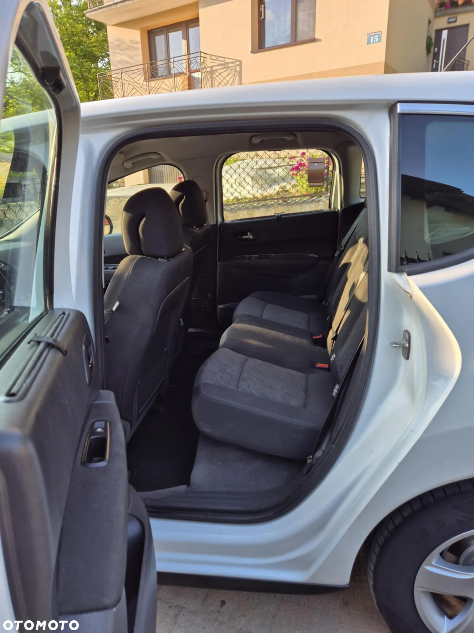 Peugeot 3008 1.6 HDi Premium - 14