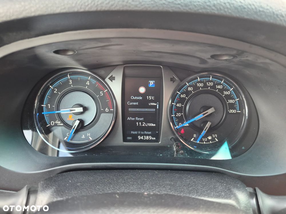Toyota Hilux 2.8 D-4D Double Cab Invincible Sport 4x4 - 12
