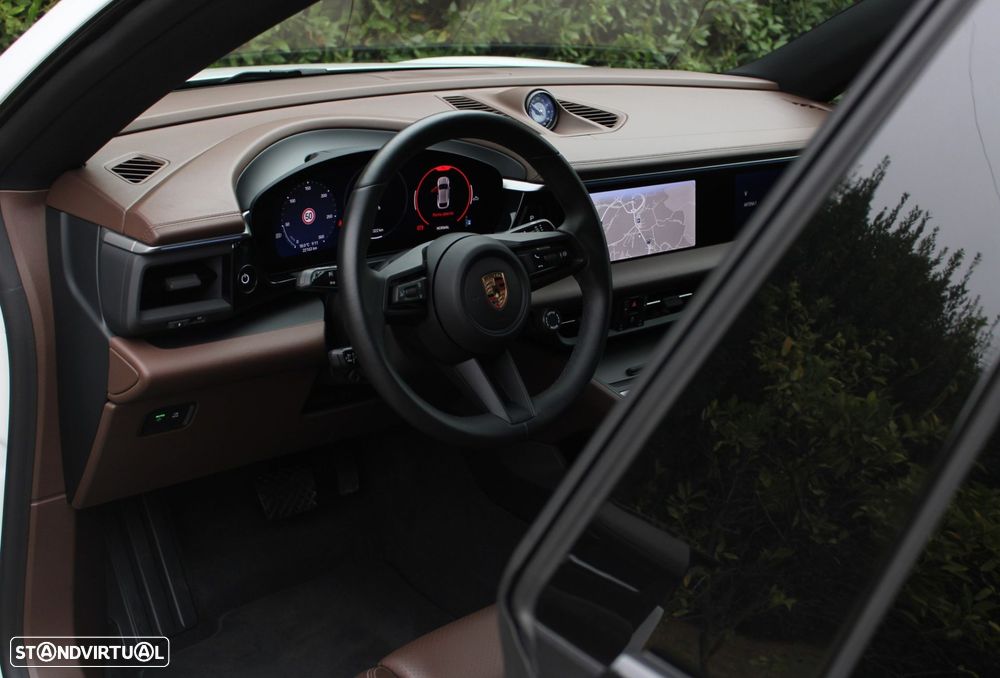 Porsche Macan Electric 4 - 34