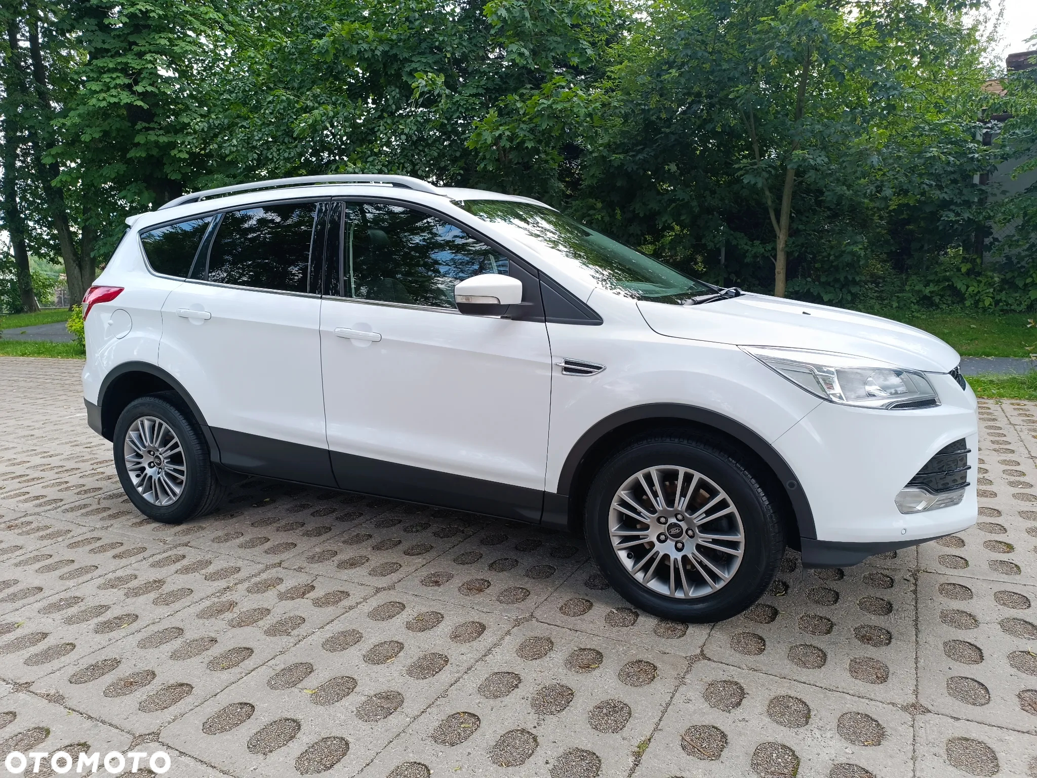 Ford Kuga 2.0 TDCi 2x4 Titanium - 11